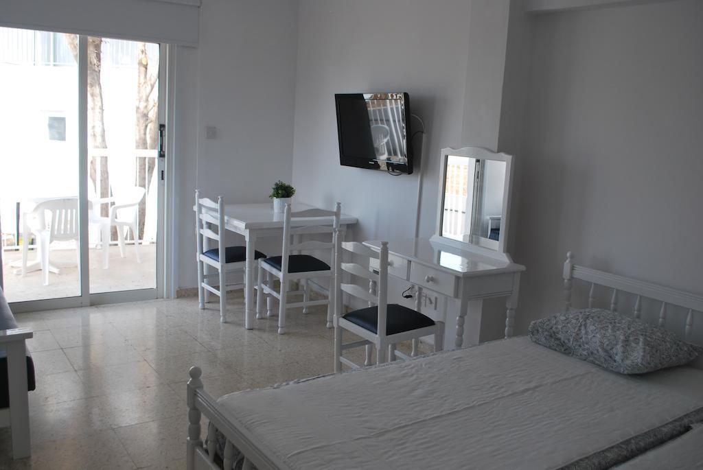 Flisvos Beach Apartments Protaras Eksteriør bilde